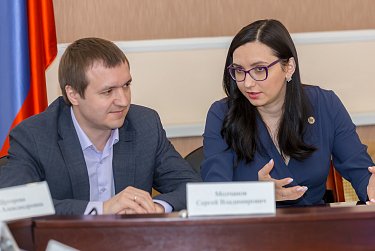 В Заксобе обсудили закон «О молодежной политике»